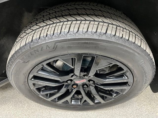 Used 2022 GMC Yukon XL Denali w/ Advanced Technology Package image 16