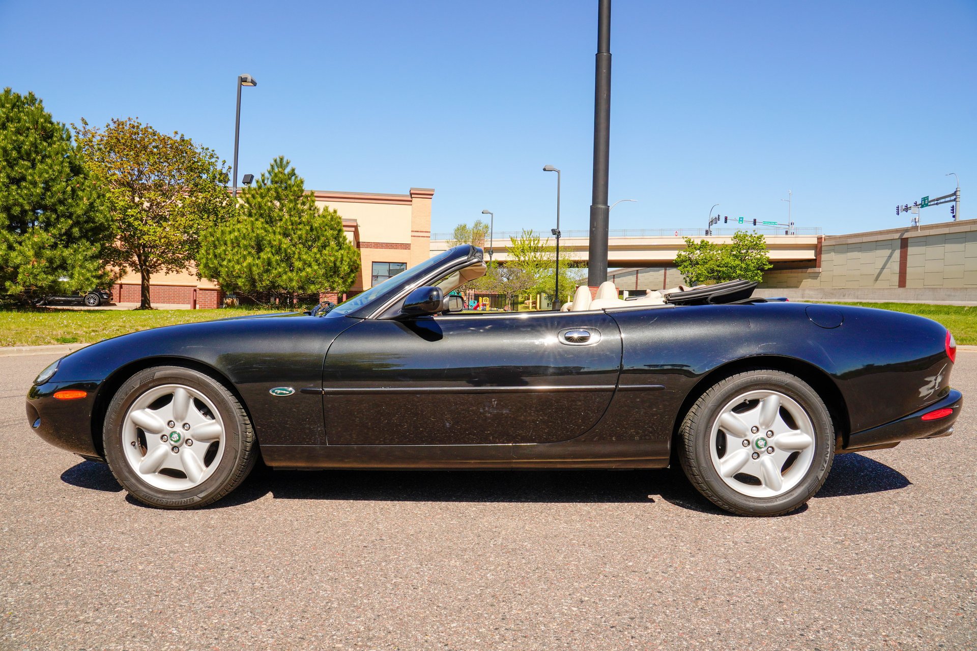 Used 1997 Jaguar XK8 Convertible RWD image 7