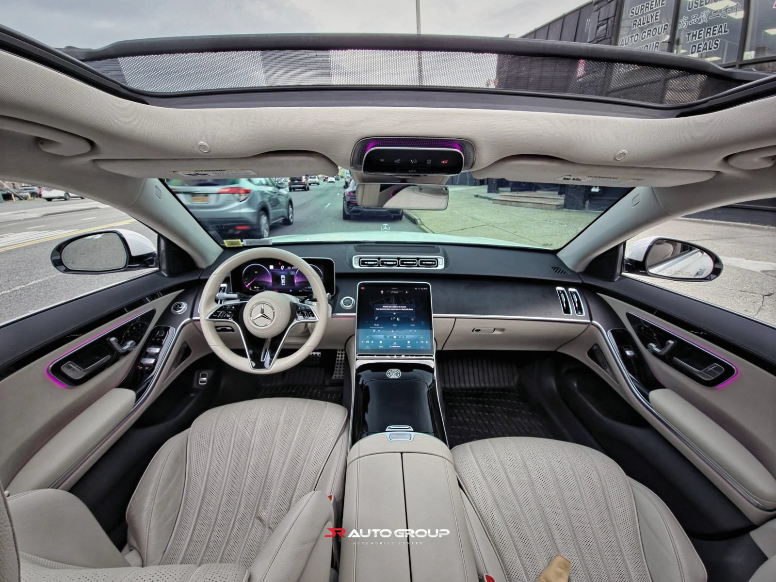 Used 2022 Mercedes-Benz S 500 4MATIC w/ AMG Line Package image 25