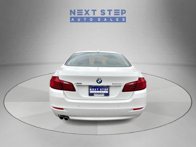 Used 2015 BMW 528i xDrive Sedan AWD/4WD image 7