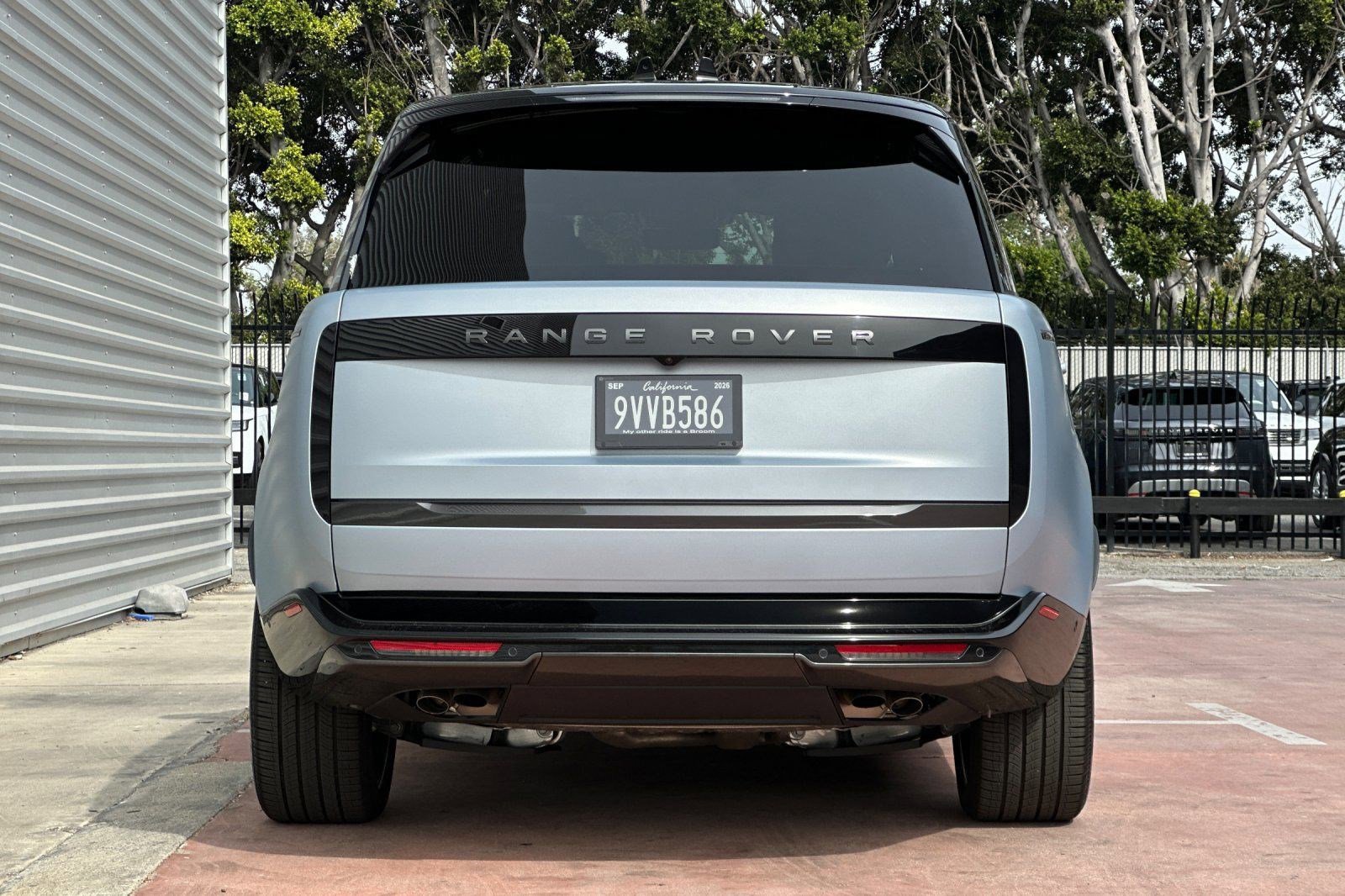 Used 2025 Land Rover Range Rover Long Wheelbase Autobiography AWD/4WD image 8