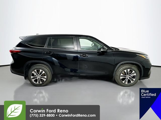 Used 2023 Toyota Highlander XLE AWD/4WD image 10