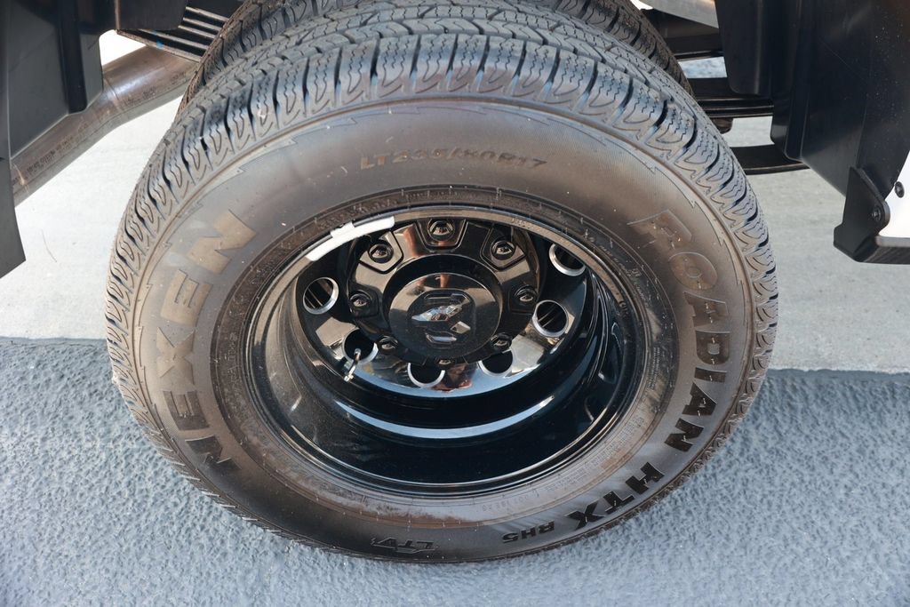 New 2026 RAM 3500 Big Horn AWD/4WD image 9