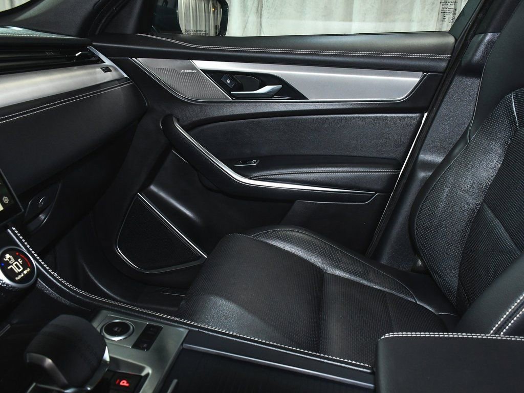 Used 2024 Jaguar F-PACE R-Dynamic S image 47