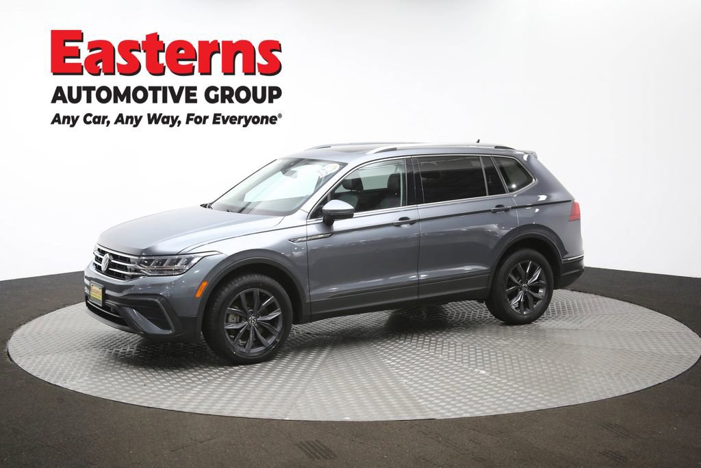 Used 2022 Volkswagen Tiguan SE w/ Panoramic Sunroof Package image 59