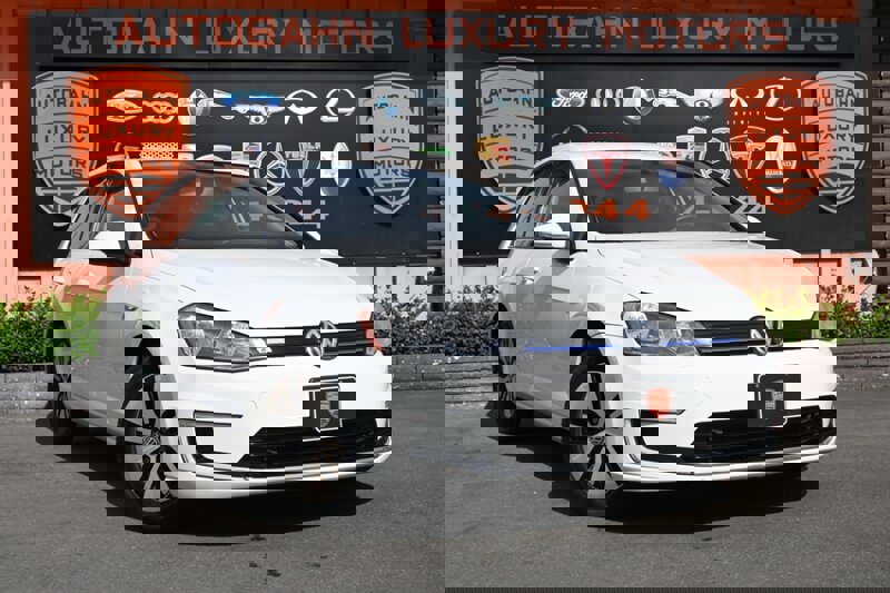 Used 2016 Volkswagen e-Golf SE w/ DC Fast Charging Package