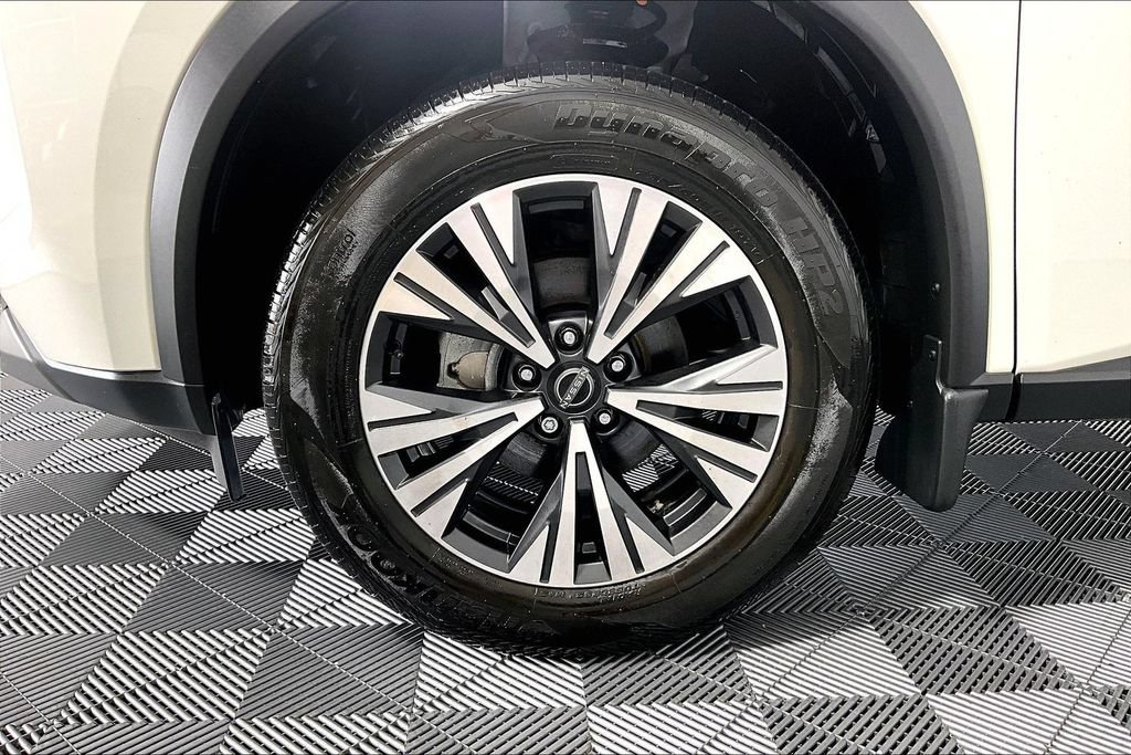 Used 2023 Nissan Rogue SV AWD/4WD image 8