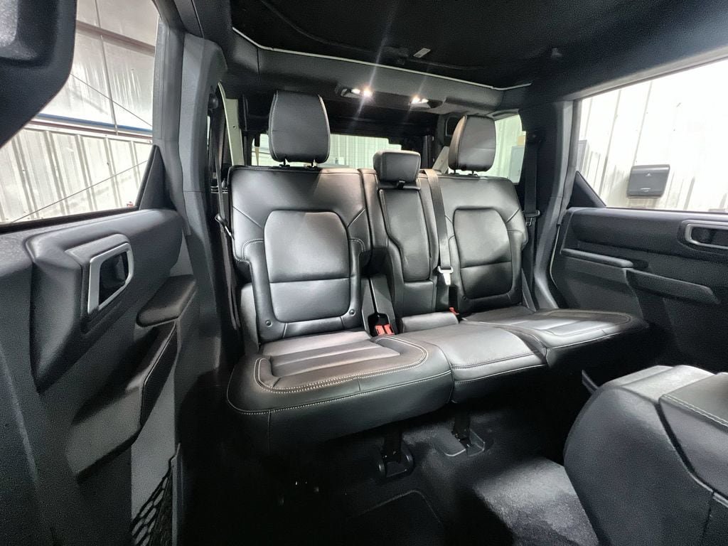 Used 2025 Ford Bronco Outer Banks AWD/4WD image 23