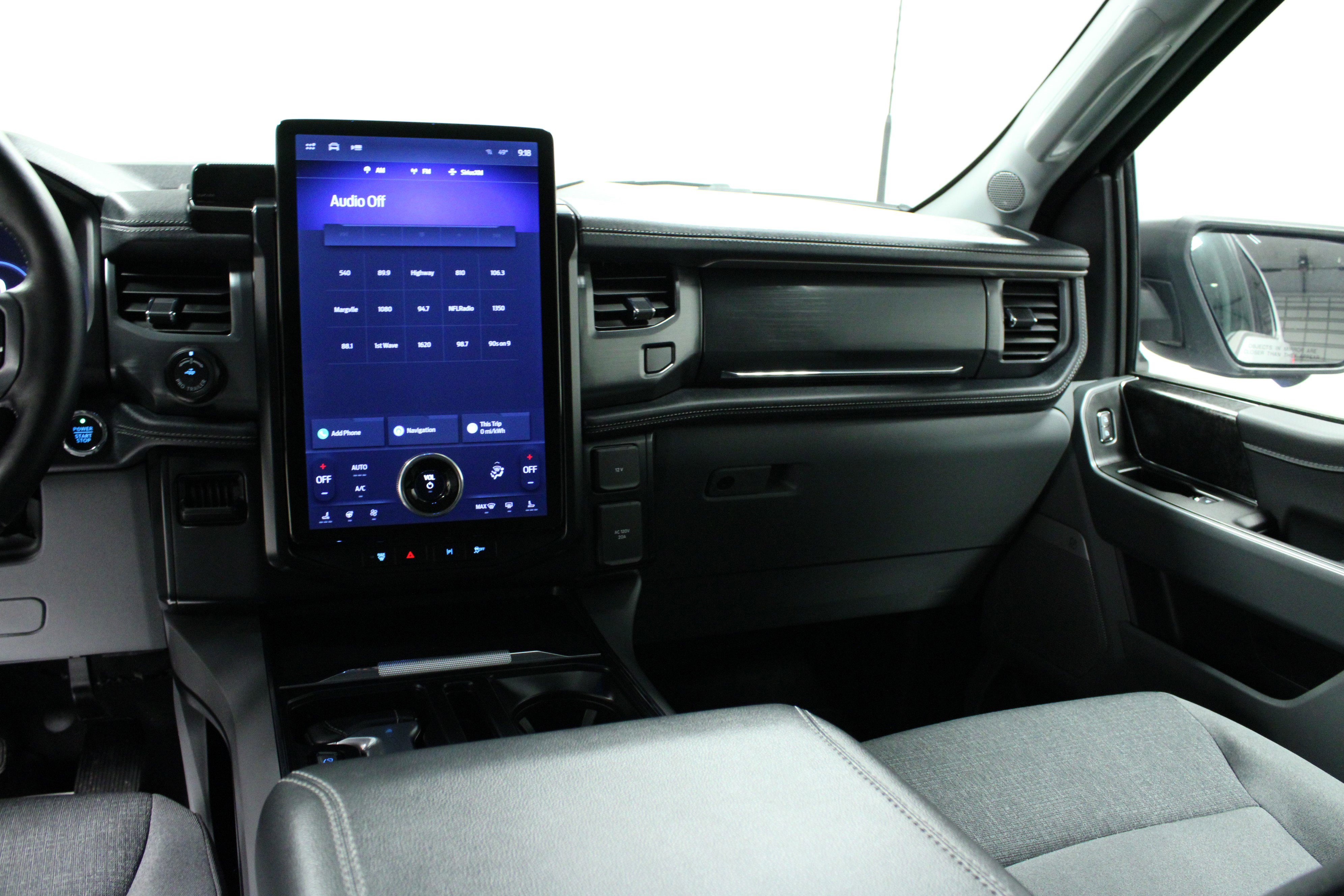 Used 2024 Ford F150 Lightning Flash image 19