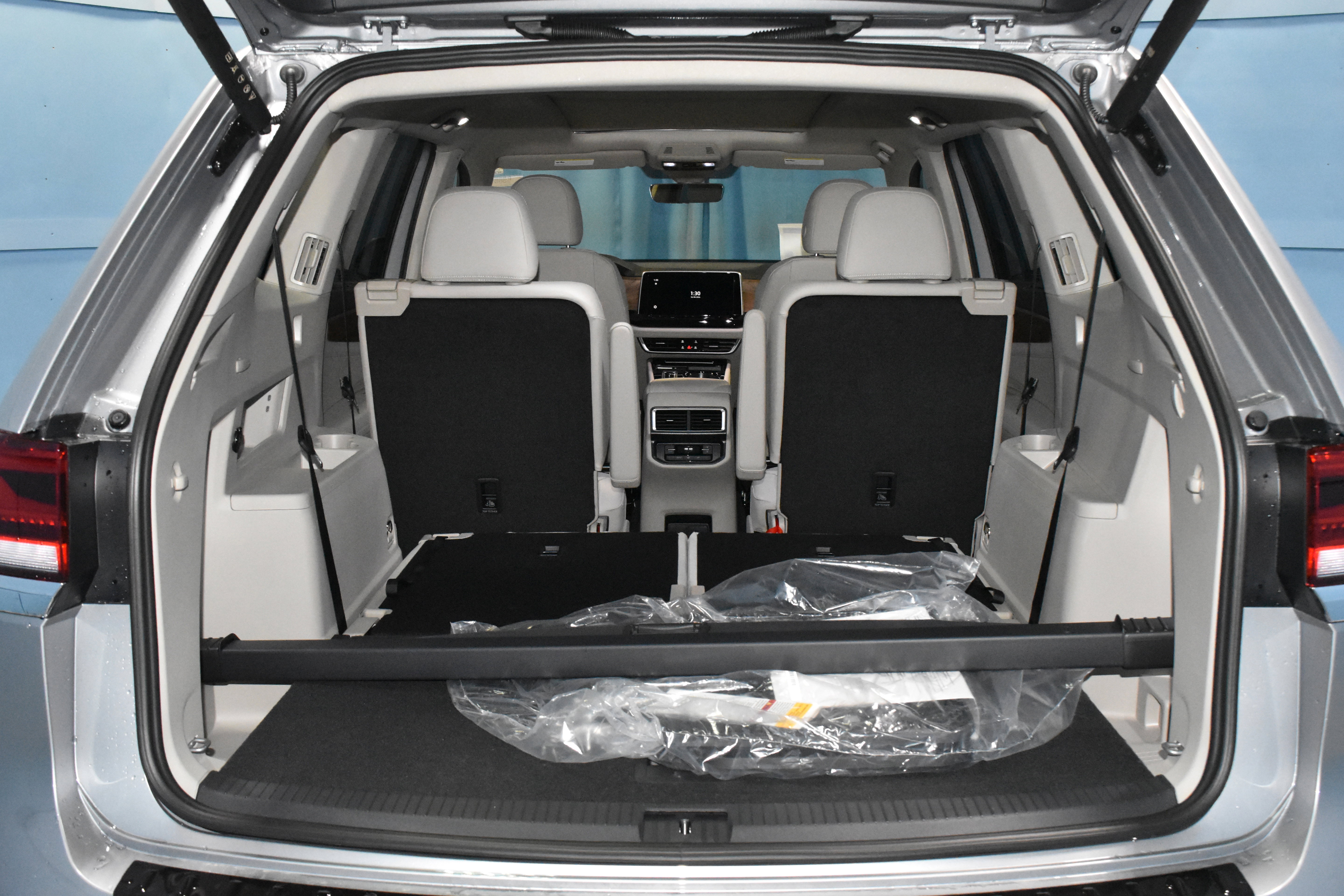 New 2026 Volkswagen Atlas SE FWD image 25