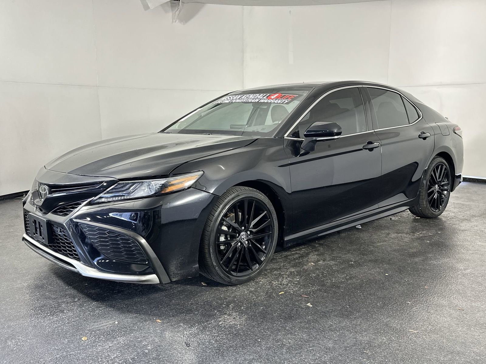 Used 2023 Toyota Camry XSE w/ Navigation Package image 6