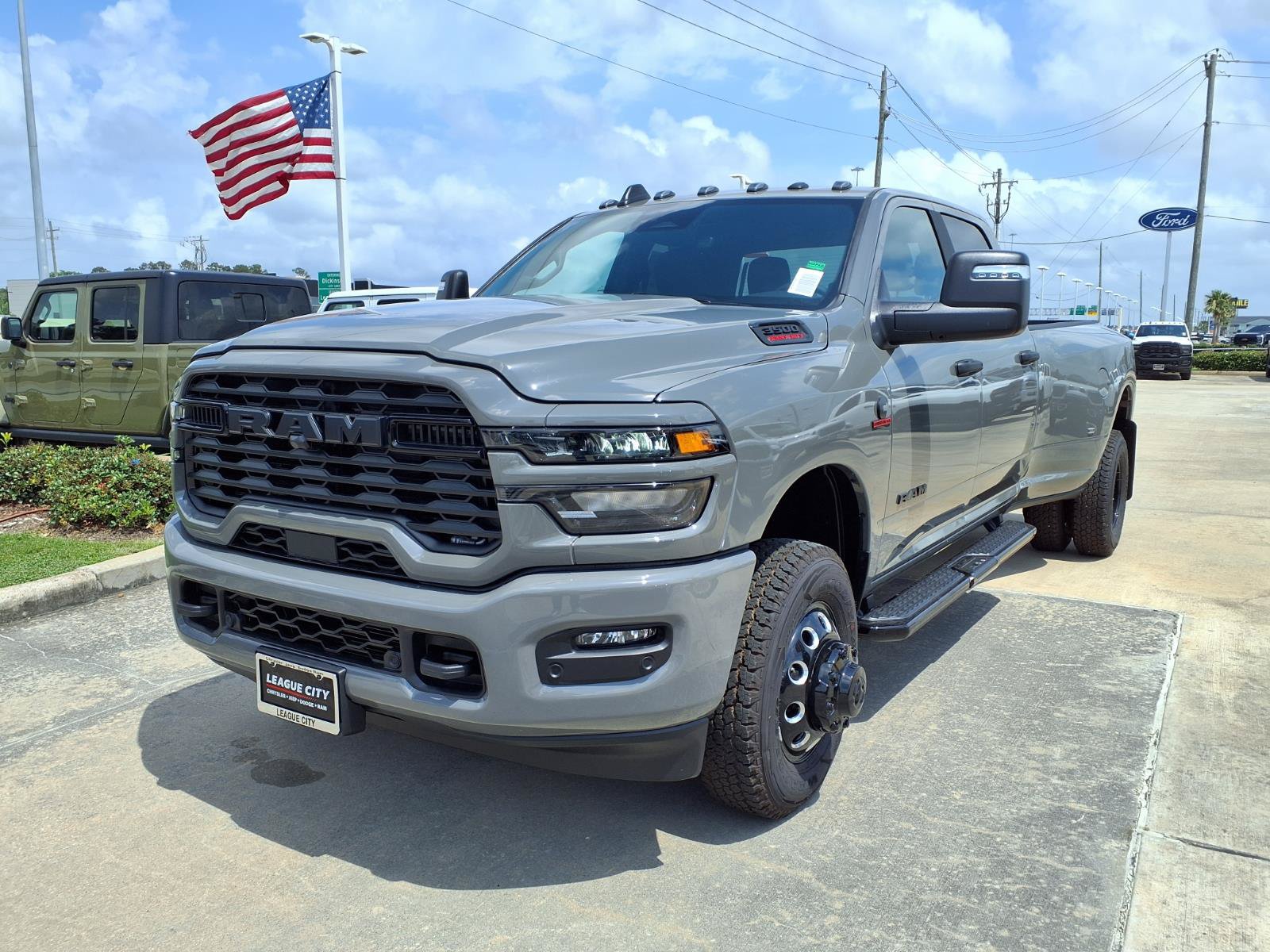 New 2026 RAM 3500 Lone Star AWD/4WD image 3