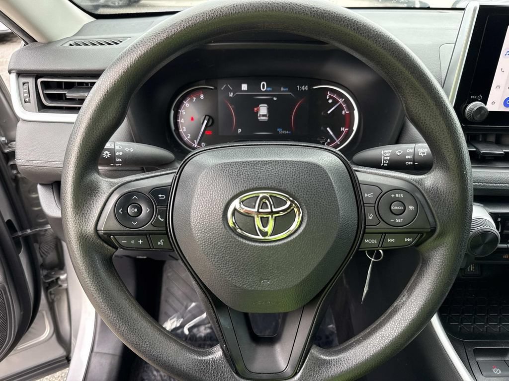 Used 2023 Toyota RAV4 LE FWD image 39