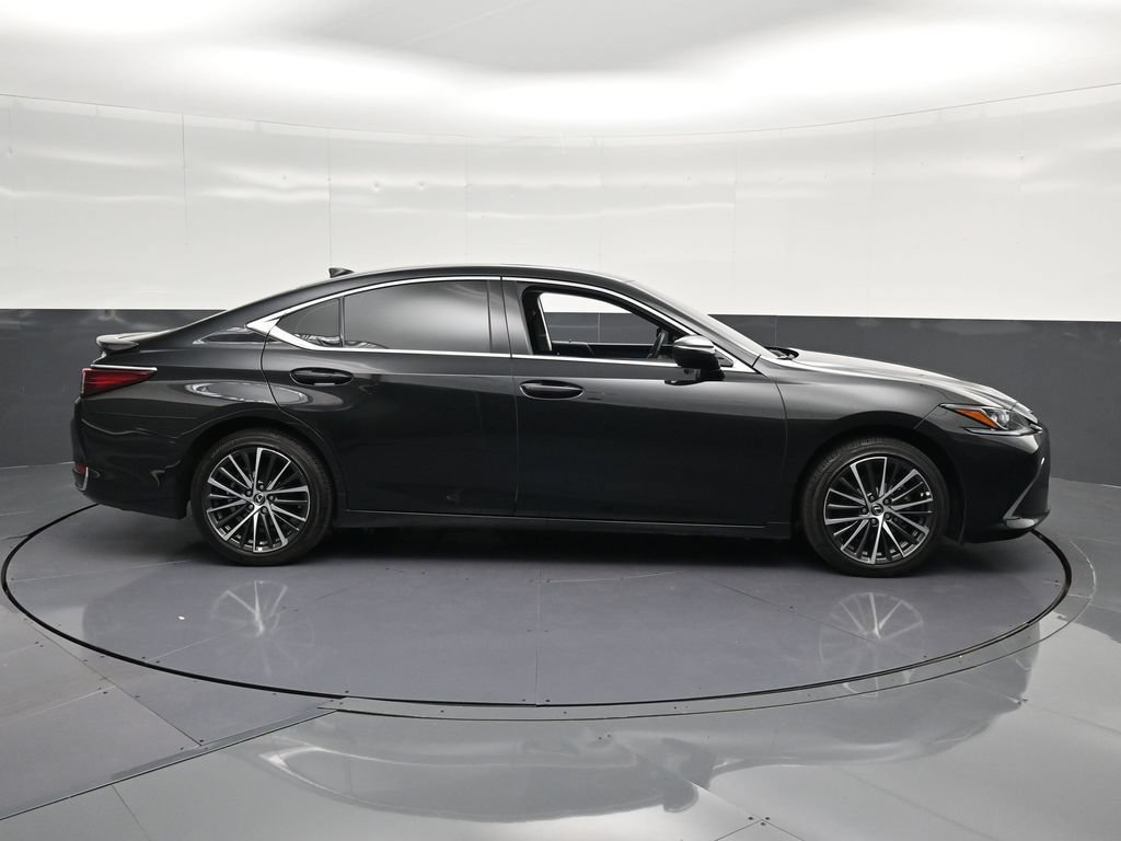 Used 2025 Lexus ES 300h w/ Premium Package FWD image 4