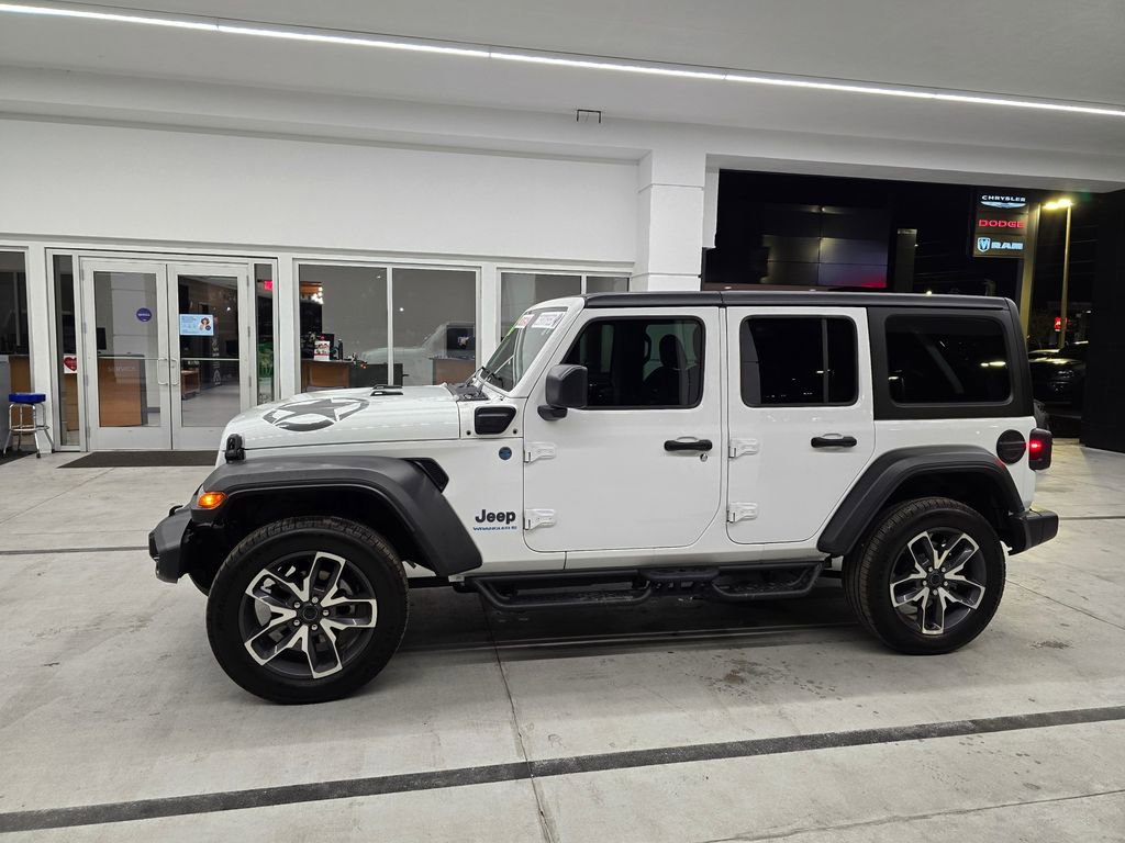 Used 2025 Jeep Wrangler Sport S image 3