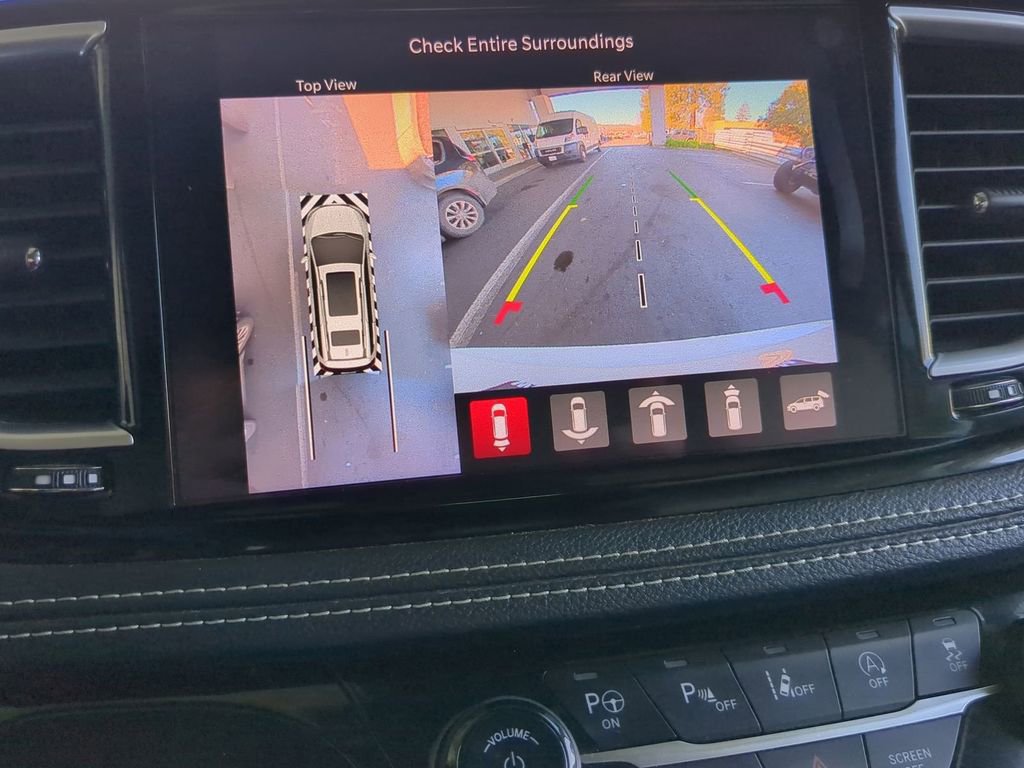 Used 2021 Chrysler Pacifica Limited w/ Premium & Safety Sphere Group image 18