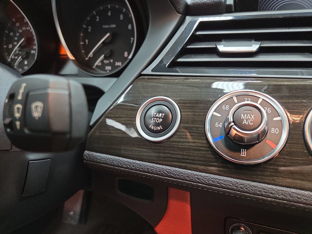 Used 2015 BMW Z4 sDrive35i RWD image 16