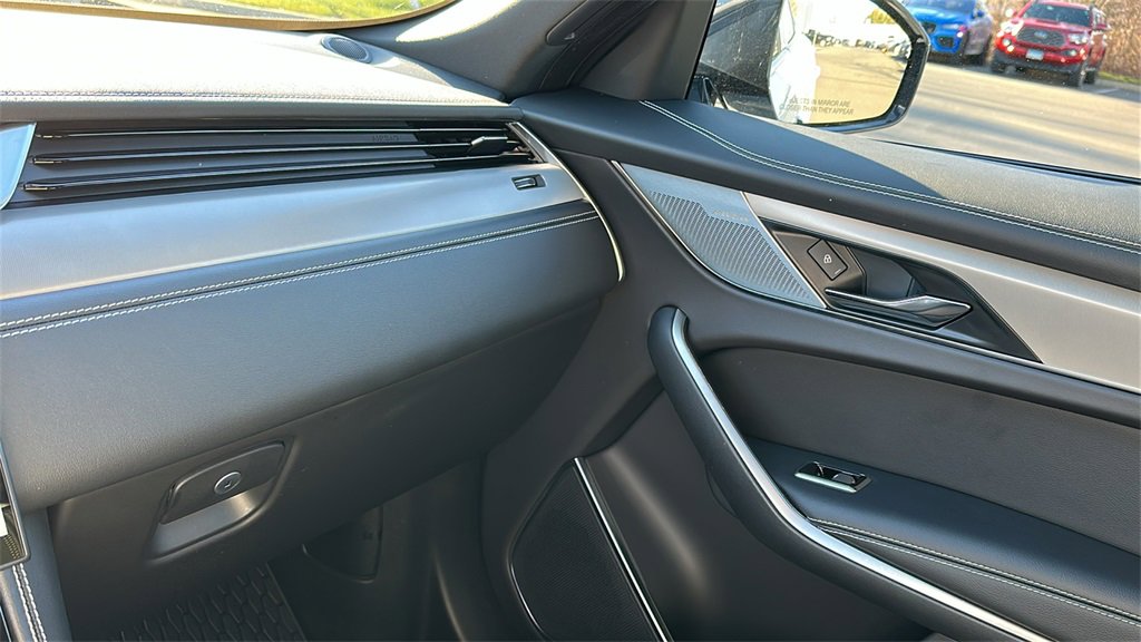 Certified 2025 Jaguar F-PACE R-Dynamic S image 18