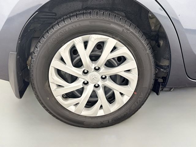 Used 2018 Toyota Corolla LE image 29