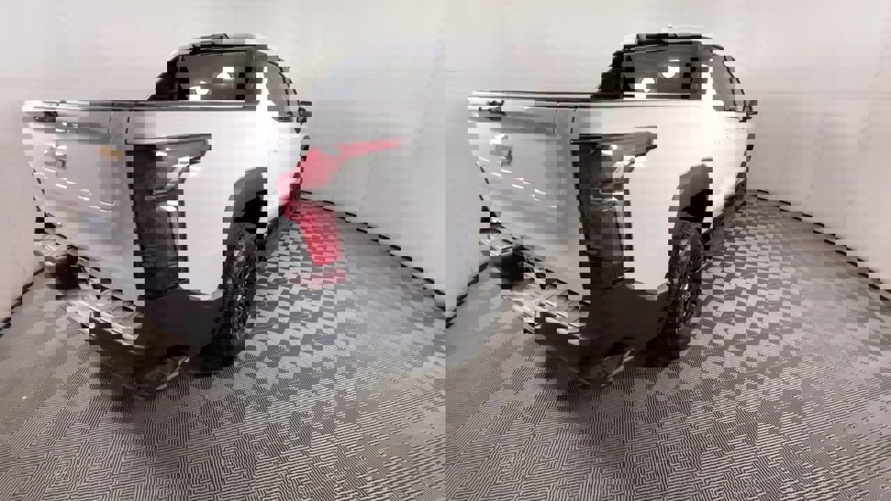 New 2025 Chevrolet Silverado EV LT image 68