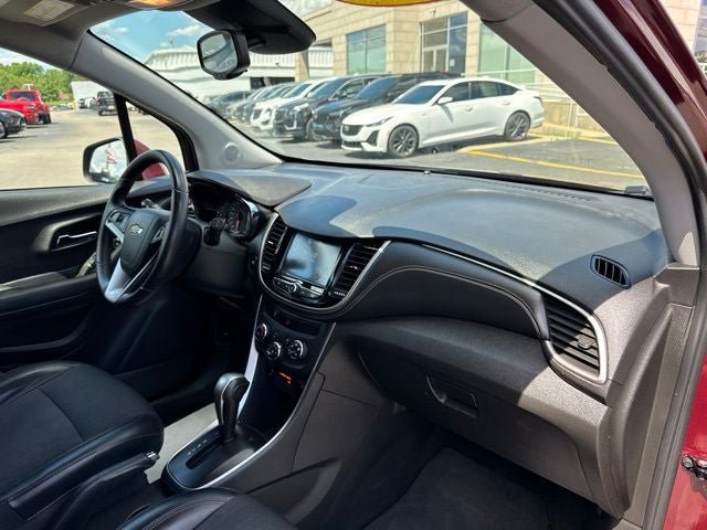 Used 2017 Chevrolet Trax LT w/ LT Convenience Package FWD image 27