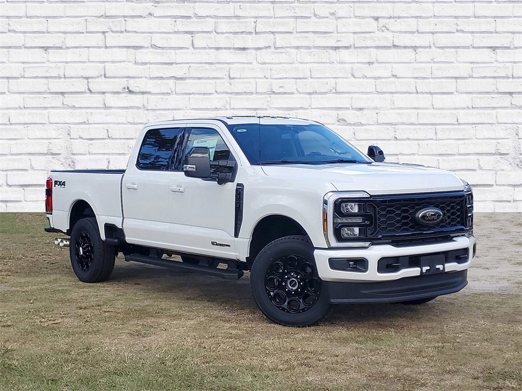 New 2026 Ford F350 Lariat w/ Black Appearance Package
