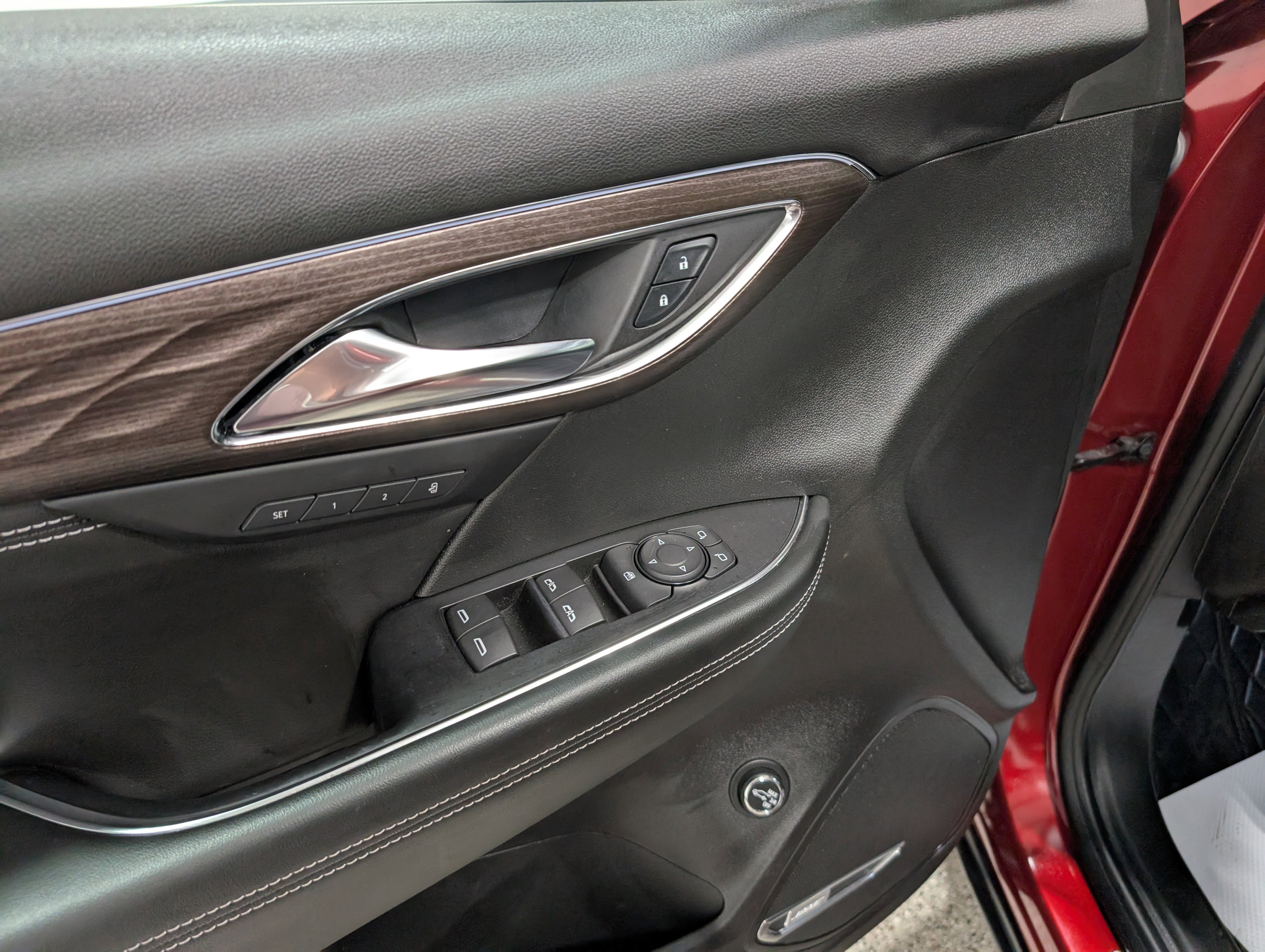 Used 2023 Buick Envision Avenir image 14