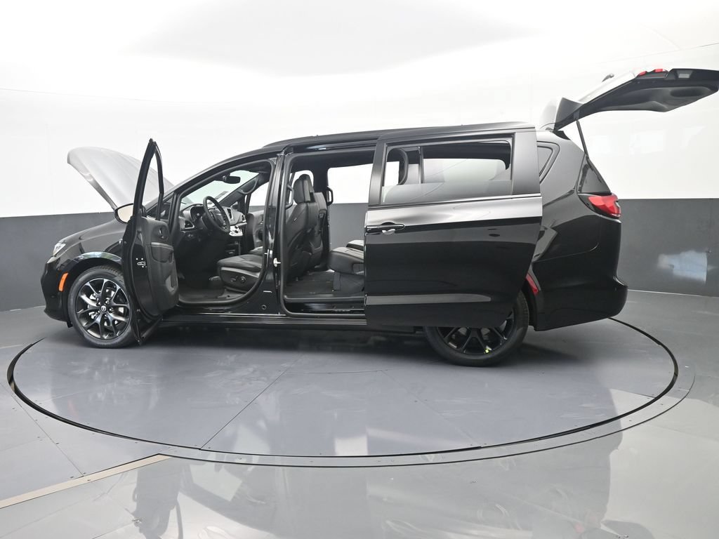 New 2026 Chrysler Pacifica Select w/ S Appearance Package FWD image 73