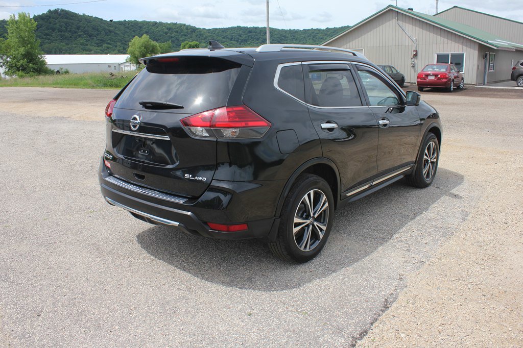 Used 2017 Nissan Rogue SL AWD/4WD image 6