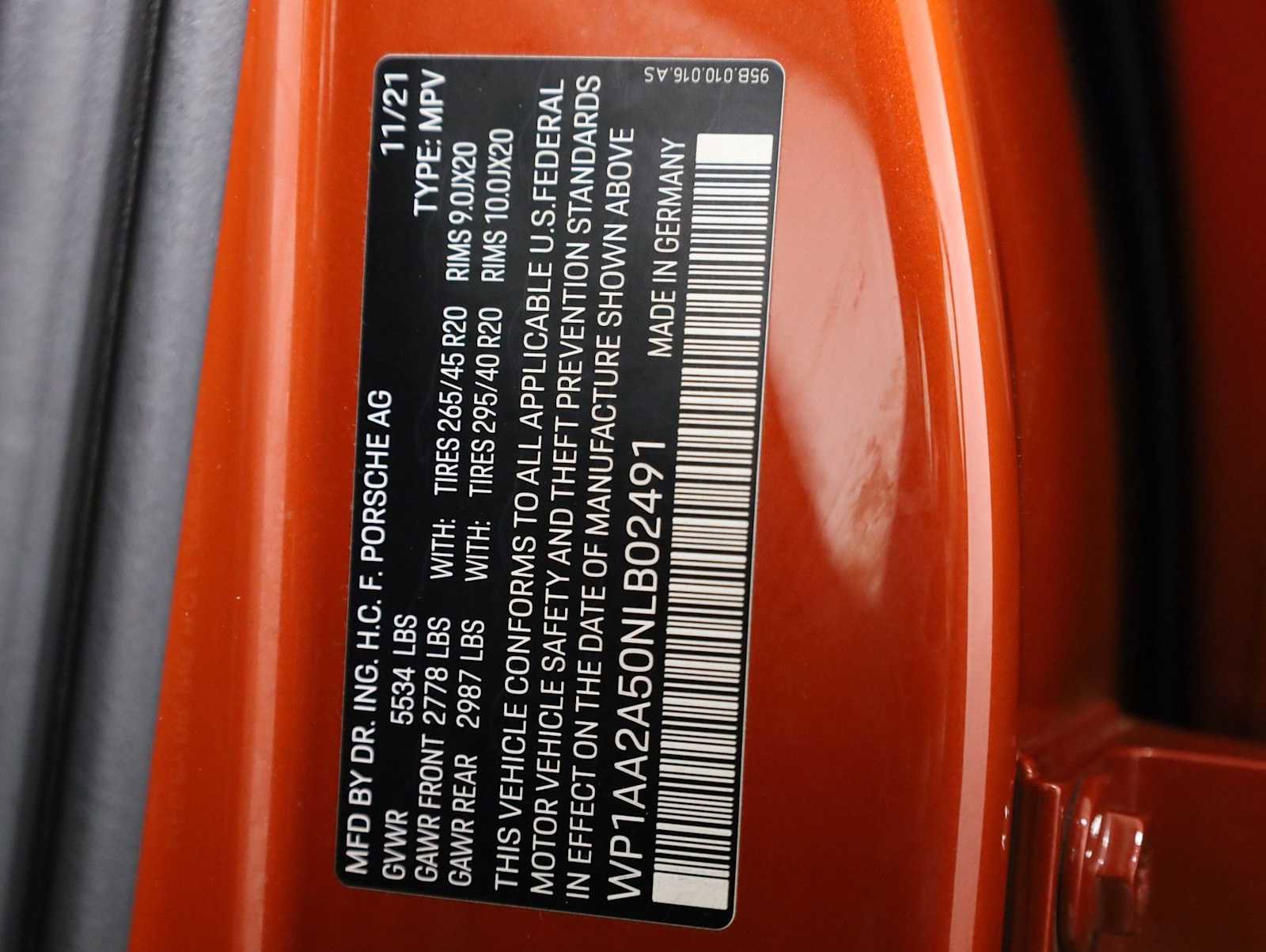 Certified 2022 Porsche Macan AWD/4WD image 44
