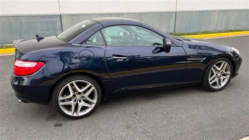 Used 2014 Mercedes-Benz SLK 250 image 18