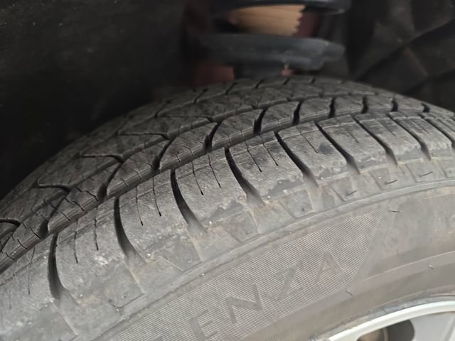 Used 2021 GMC Acadia SLT w/ Premium Package image 27