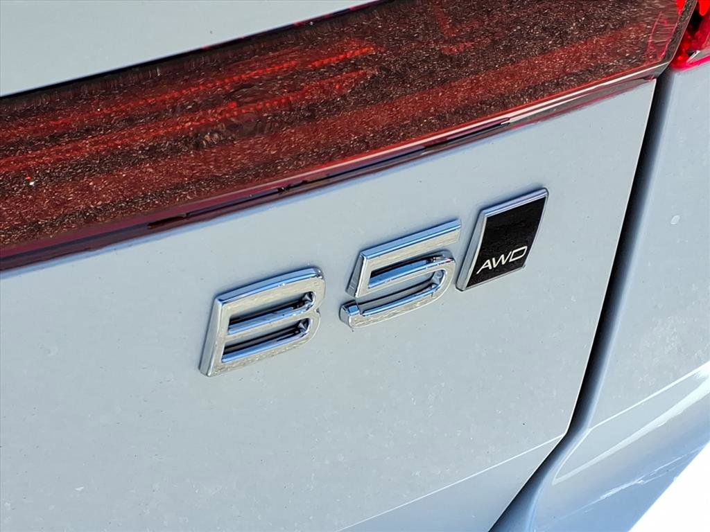 New 2026 Volvo XC60 B5 Core w/ Climate Package image 6