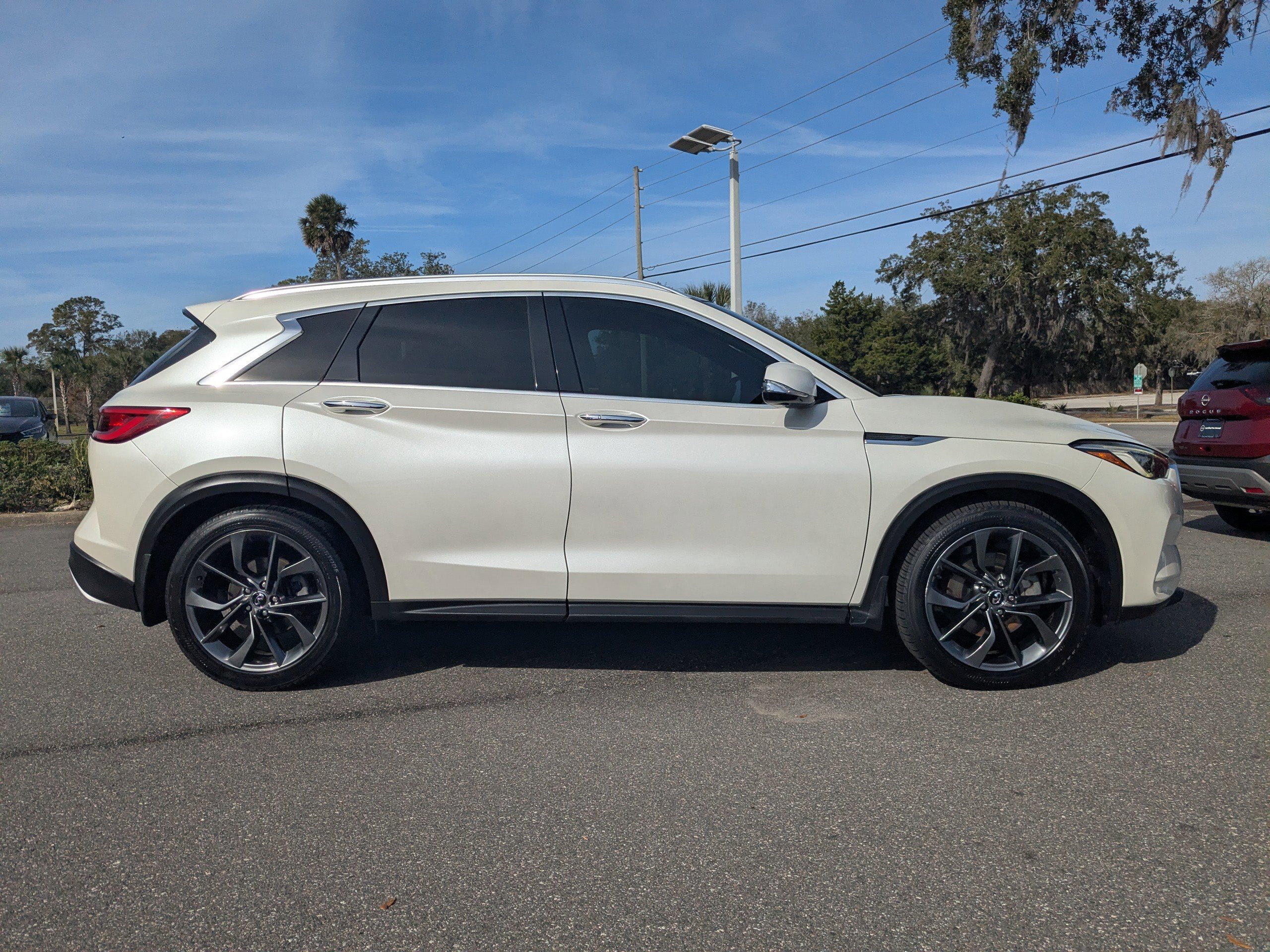 Used 2019 INFINITI QX50 Essential w/ Sensory Package image 3