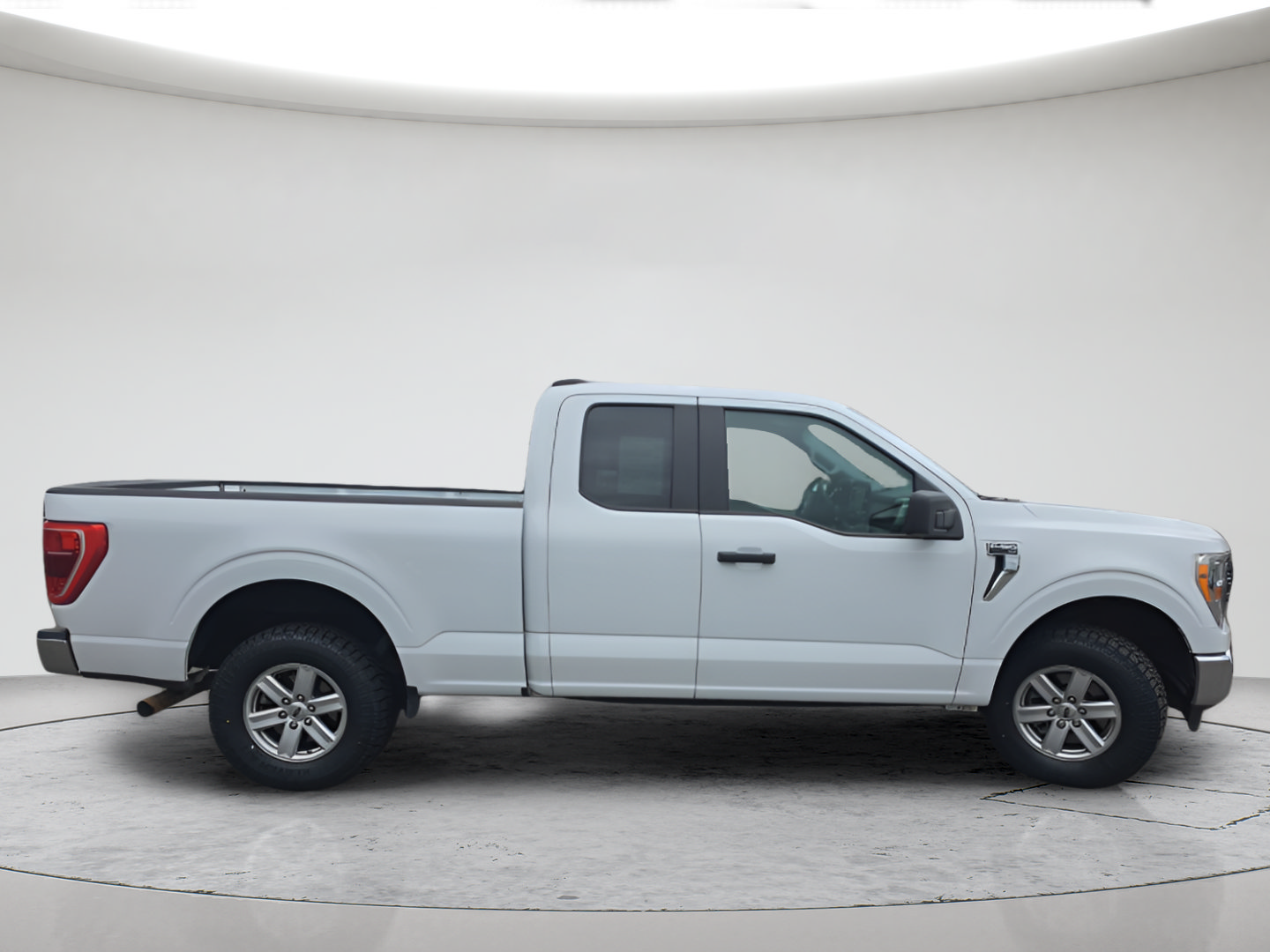 Used 2022 Ford F150 XLT w/ Trailer Tow Package AWD/4WD image 3