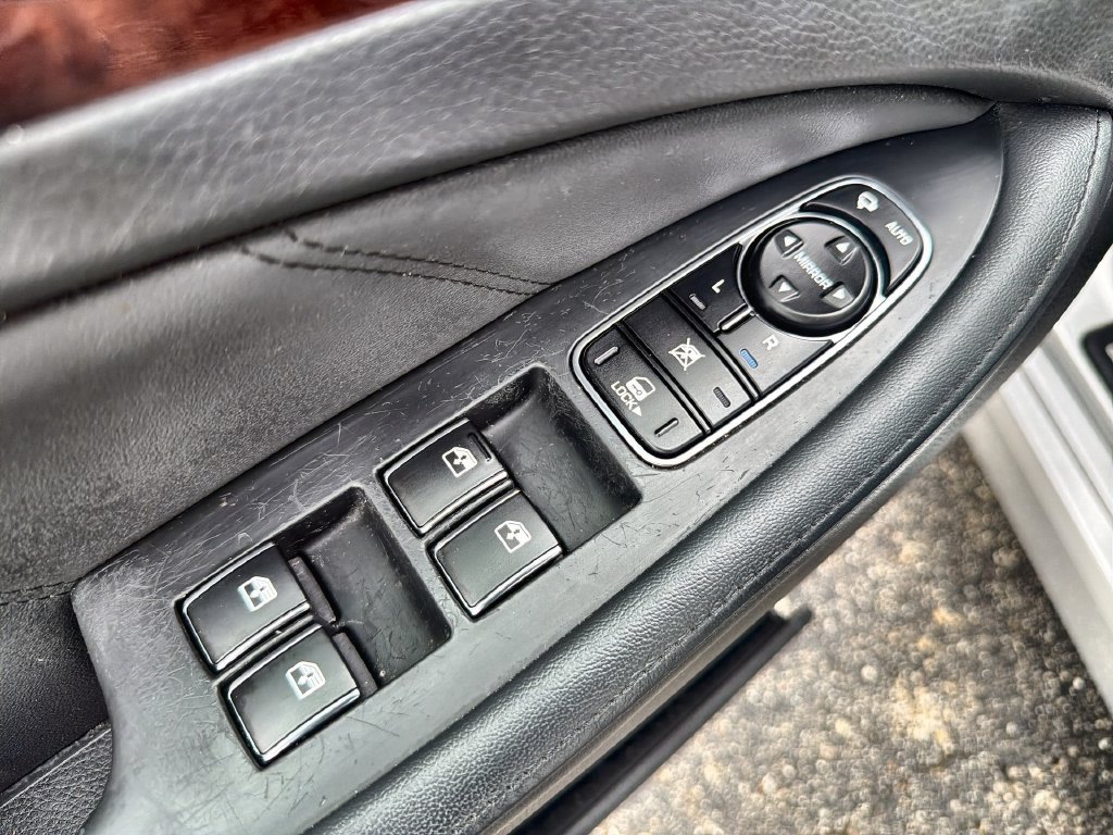 Used 2015 Hyundai Equus Ultimate RWD image 15