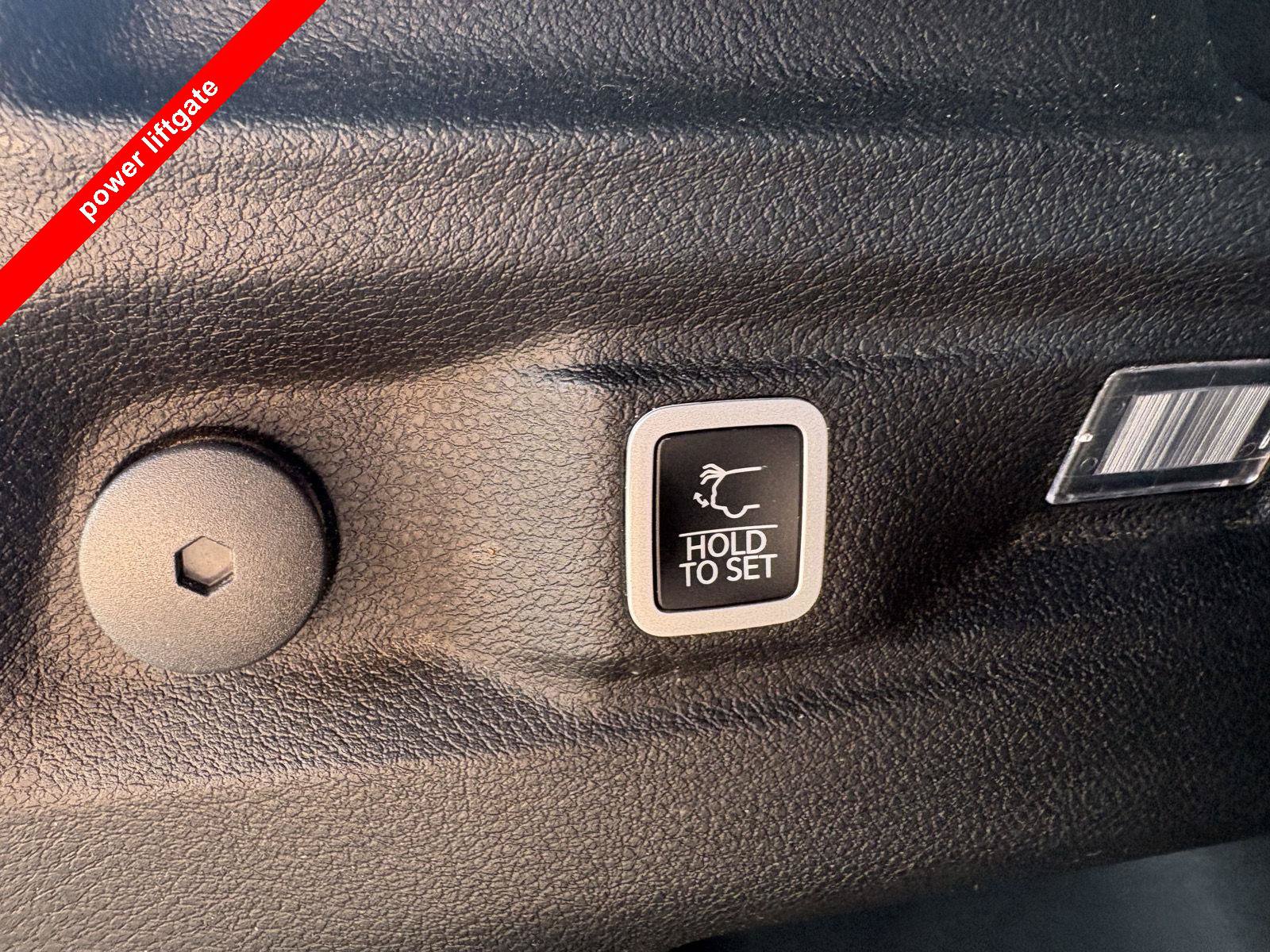 Used 2025 Jeep Grand Cherokee L Altitude AWD/4WD image 8