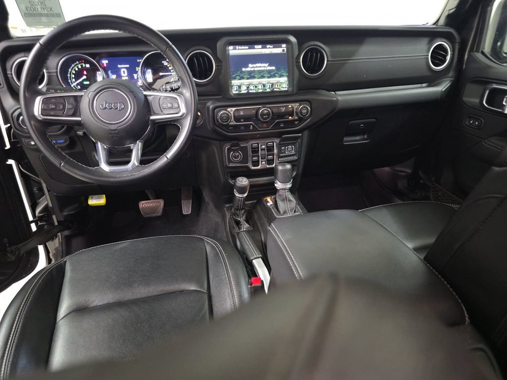 Certified 2022 Jeep Wrangler Unlimited Sahara AWD/4WD image 6