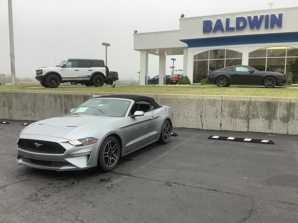 Used 2023 Ford Mustang Premium image 3