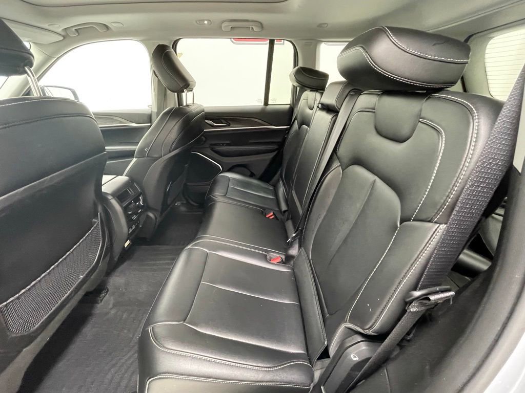 Used 2024 Jeep Grand Cherokee Limited 4xe AWD/4WD image 11