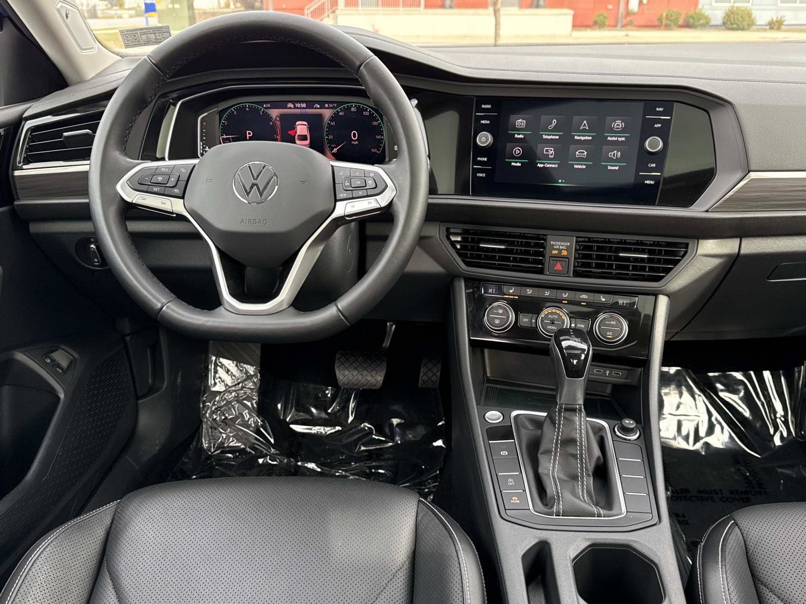 Used 2022 Volkswagen Jetta SEL image 2