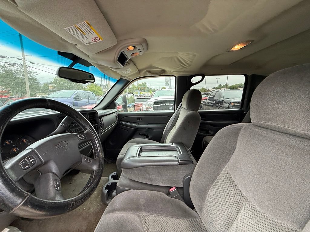 Used 2006 Chevrolet Silverado 2500 LT w/ Skid Plate Package AWD/4WD image 13