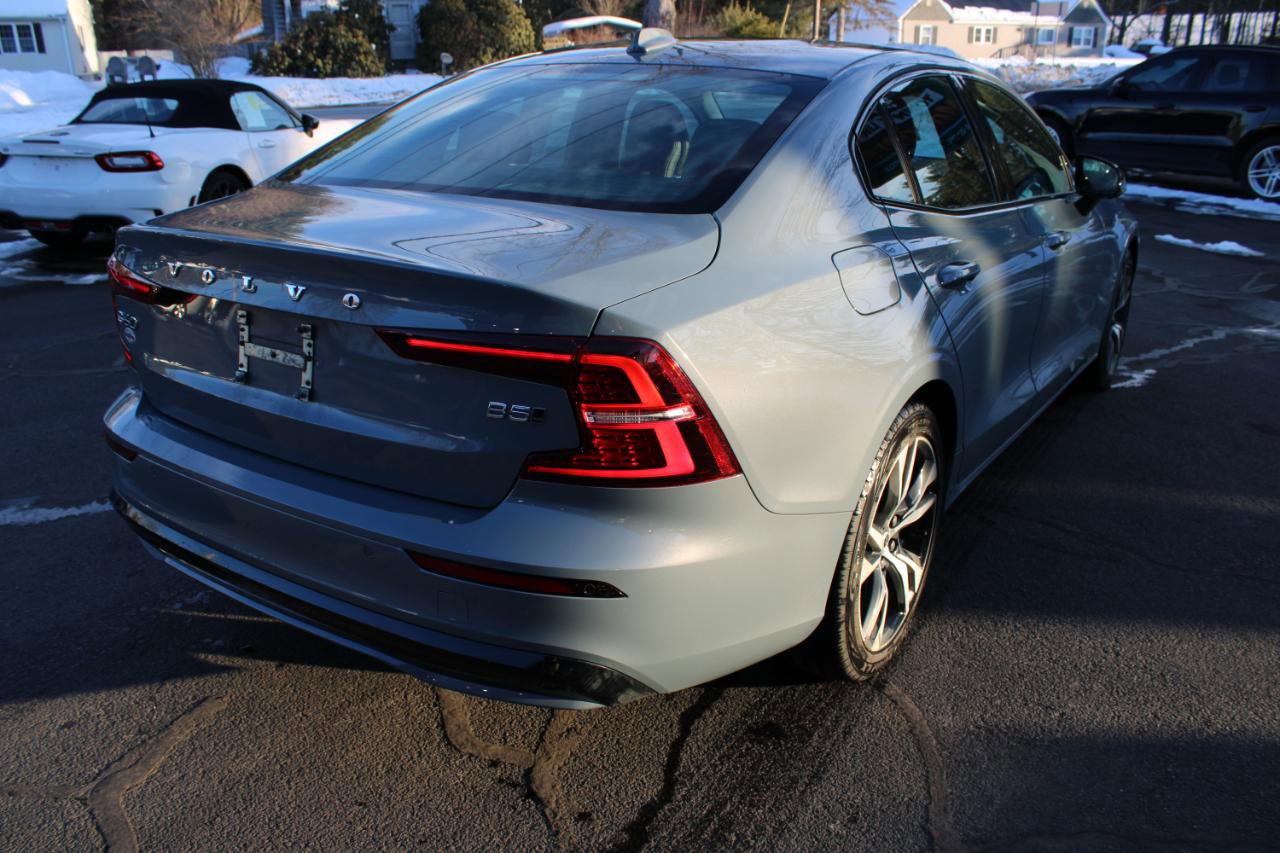 Used 2023 Volvo S60 B5 Core image 6