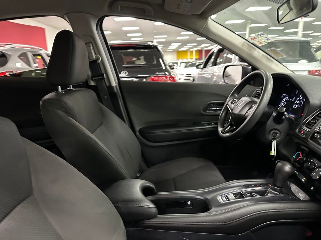 Used 2019 Honda HR-V LX image 31