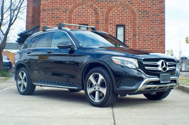 Used 2017 Mercedes-Benz GLC 300 4MATIC image 3