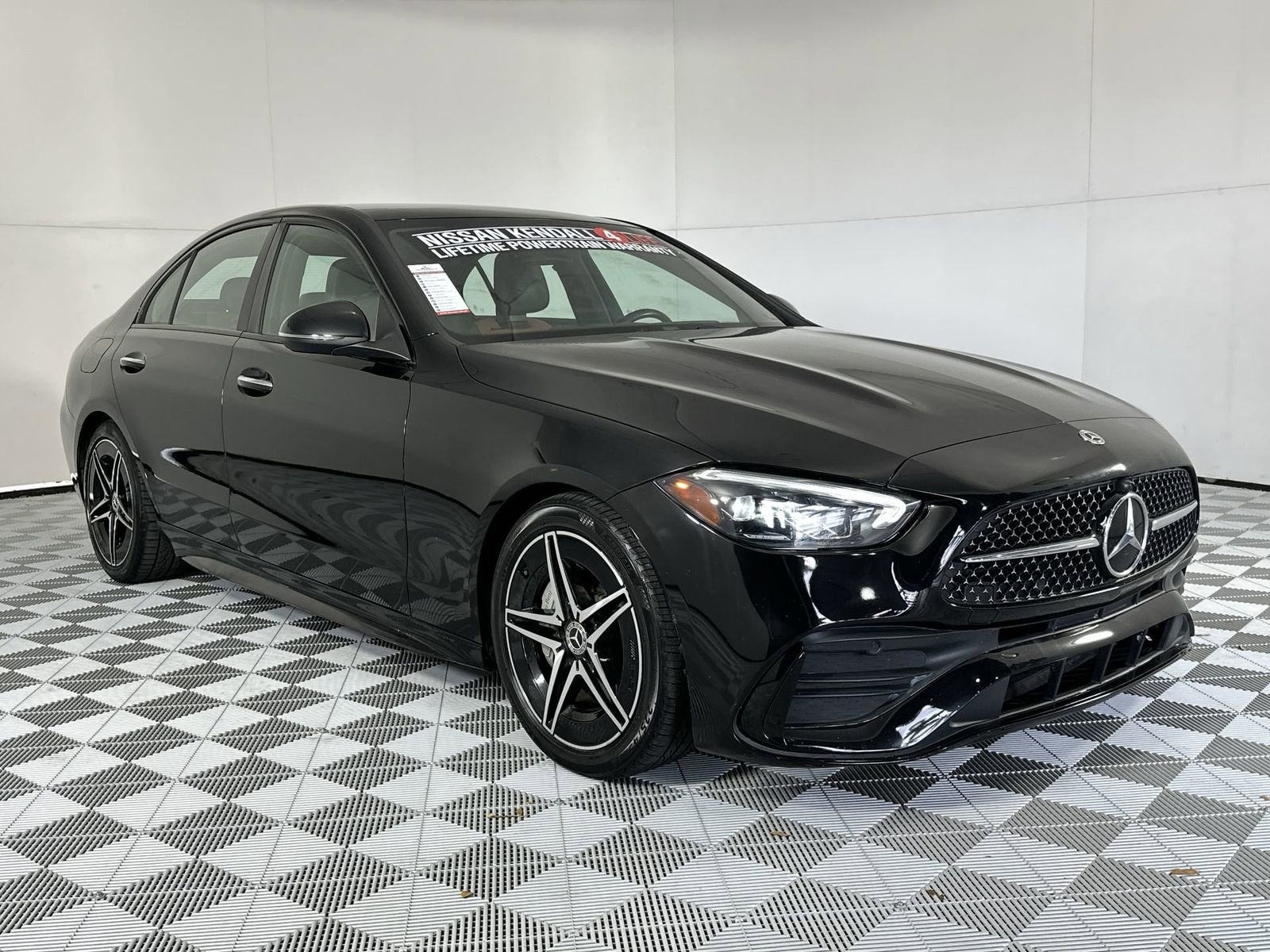 Used 2022 Mercedes-Benz C 300 4MATIC Sedan image 2