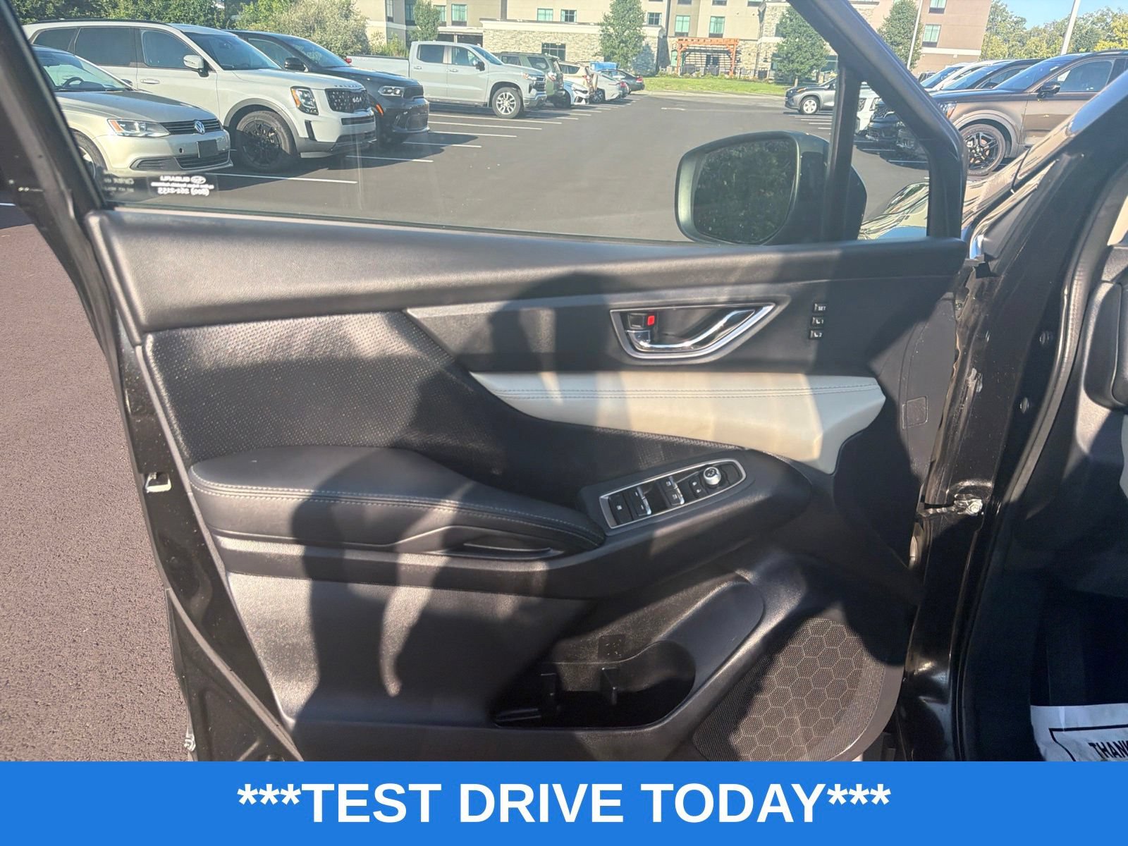 Used 2022 Subaru Ascent Limited AWD/4WD image 12