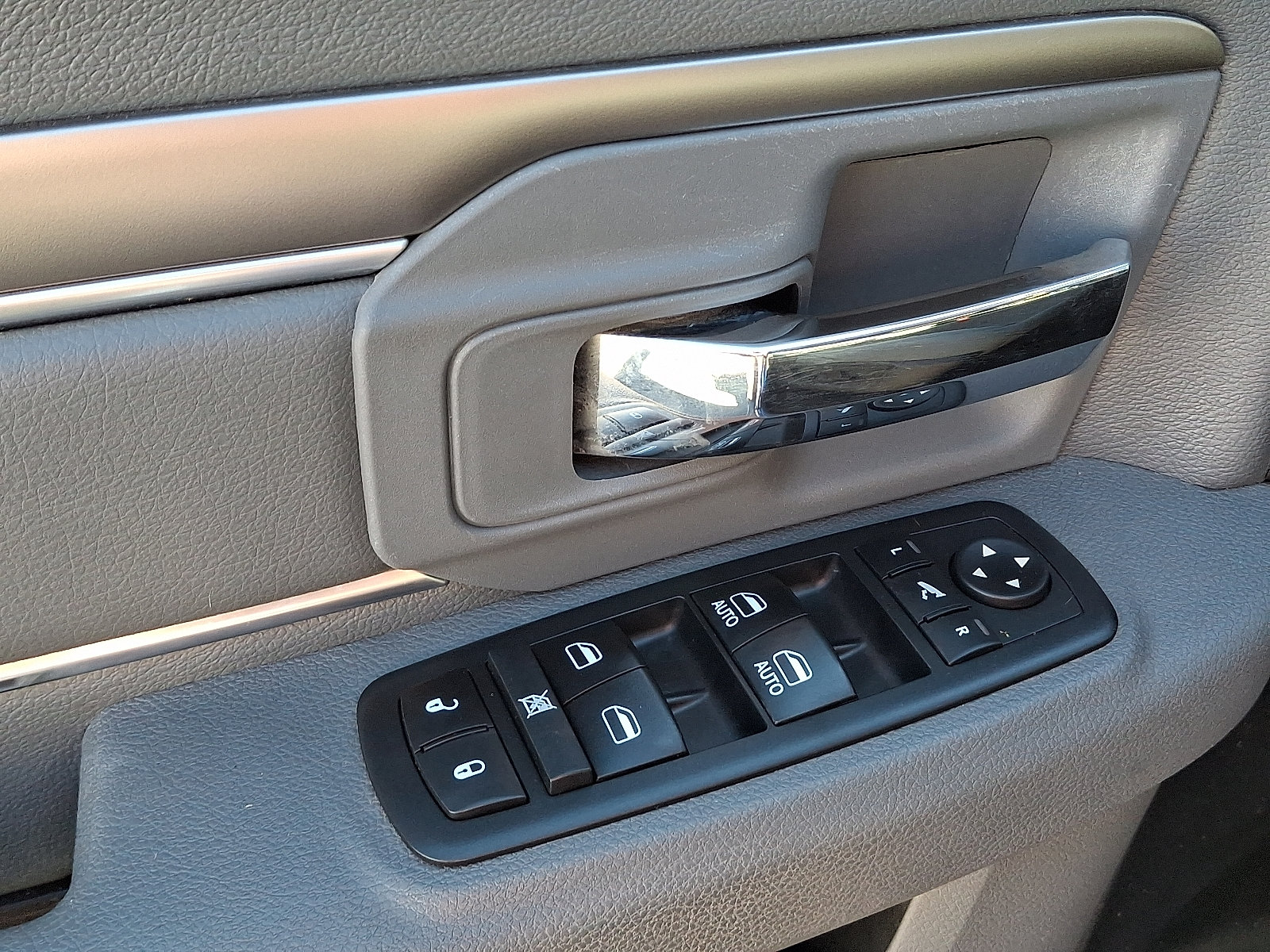 Certified 2017 RAM 1500 Big Horn AWD/4WD image 12