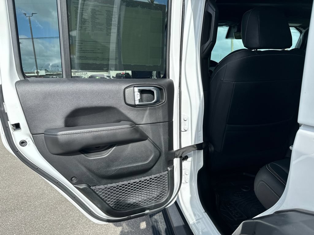 Used 2021 Jeep Wrangler Unlimited Sahara AWD/4WD image 12