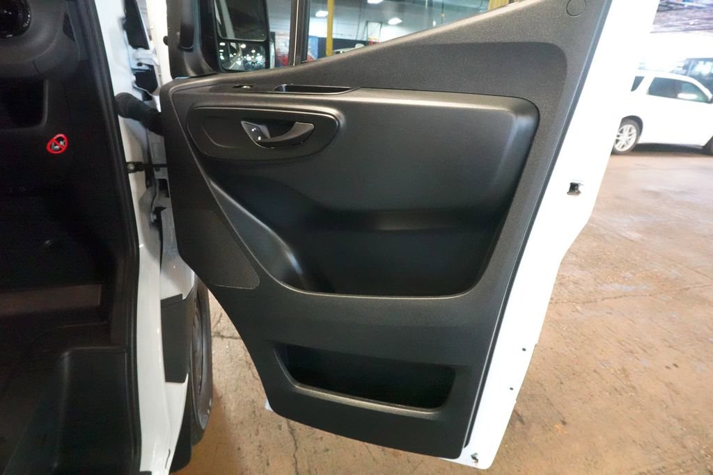 Used 2025 Mercedes-Benz Sprinter 2500 image 21